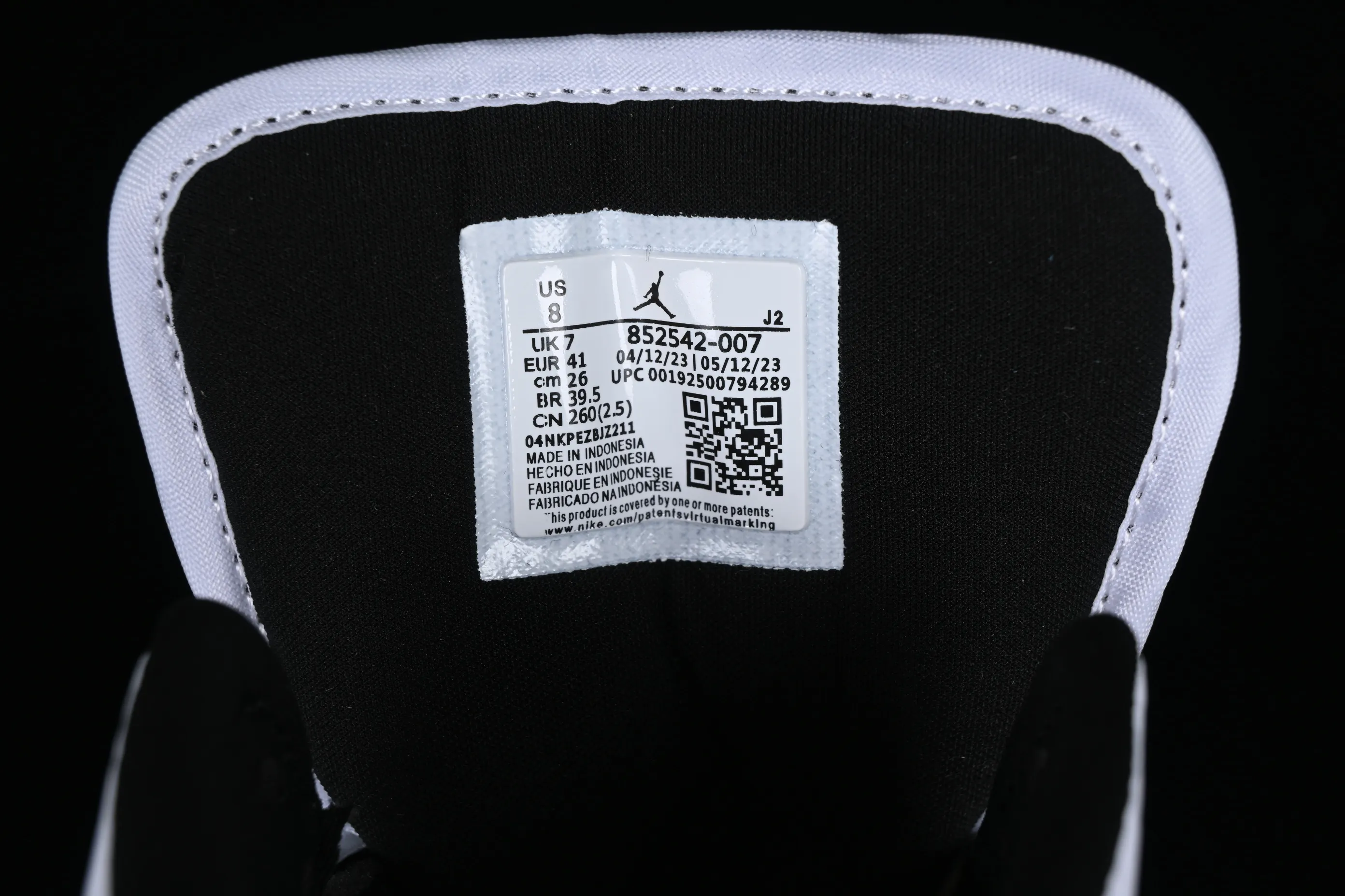All categories Air Jordan Jordan series basketball shoes Air Jordan 1 Mid Air Jordan 1 Mid SE AJ1 Joe 1 small black gold patent leather mid-top basketball shoes 852542-007